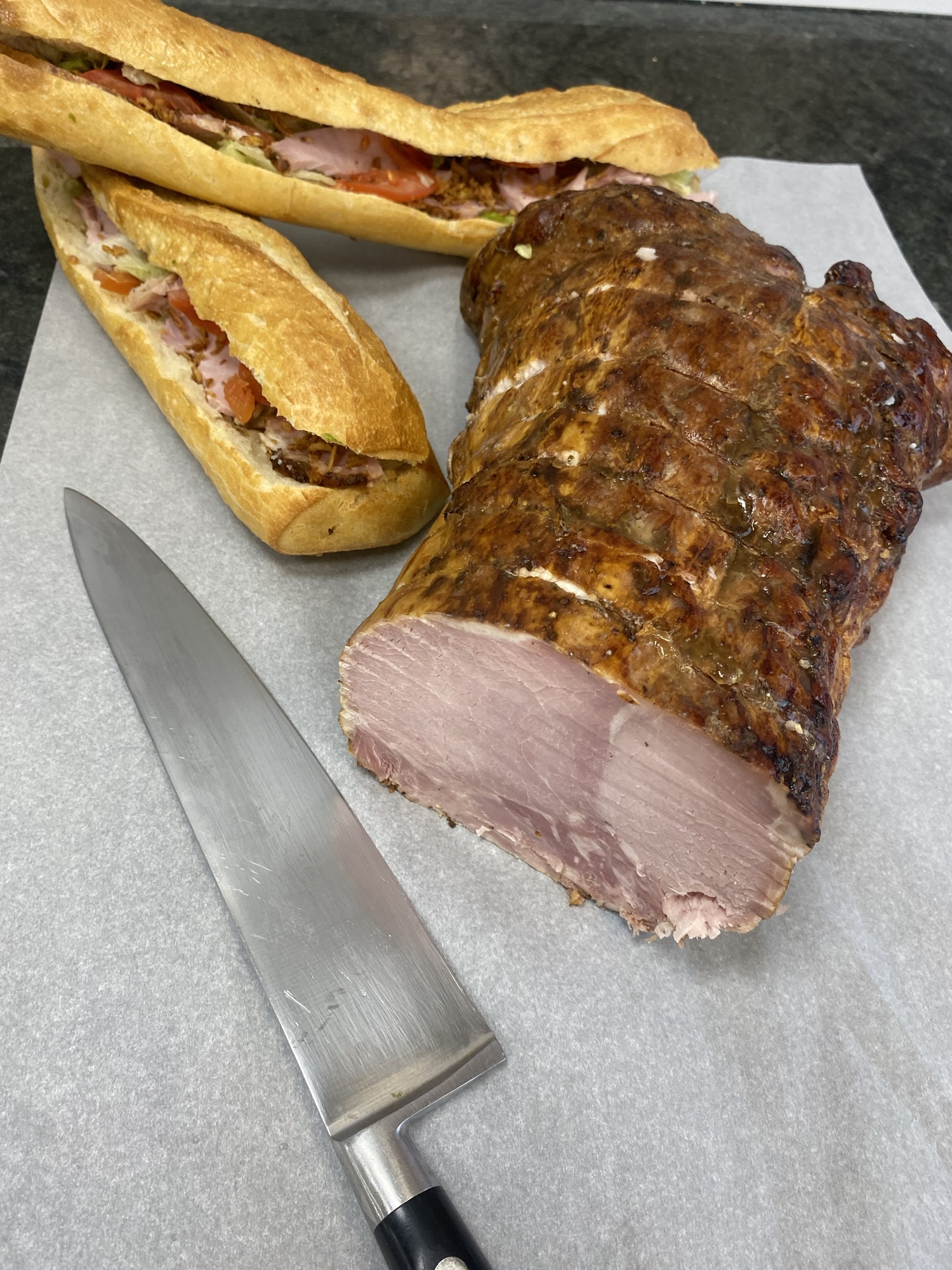 Tout nos rôtis sont cuisinés et cuit sur place tranché finement pour un sandwich plein de caractère