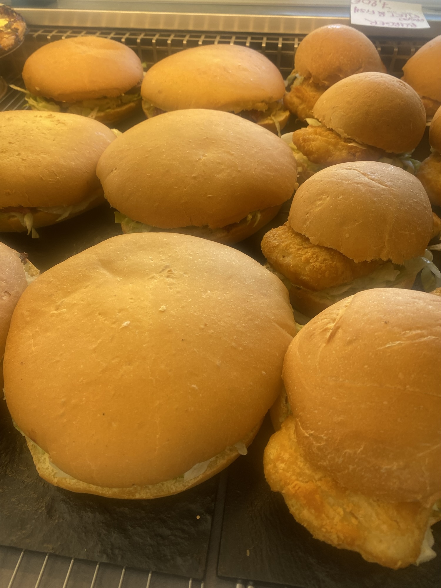Burger fish et Bagnat rôti bœuf